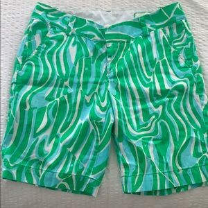Lilly Pulitzer longer short size 6